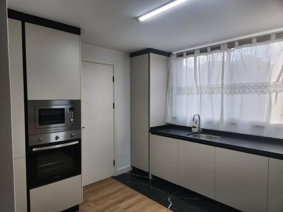 Vista Mar - Ac, Parking And Pool Apartment ฟุงชาล ภายนอก รูปภาพ